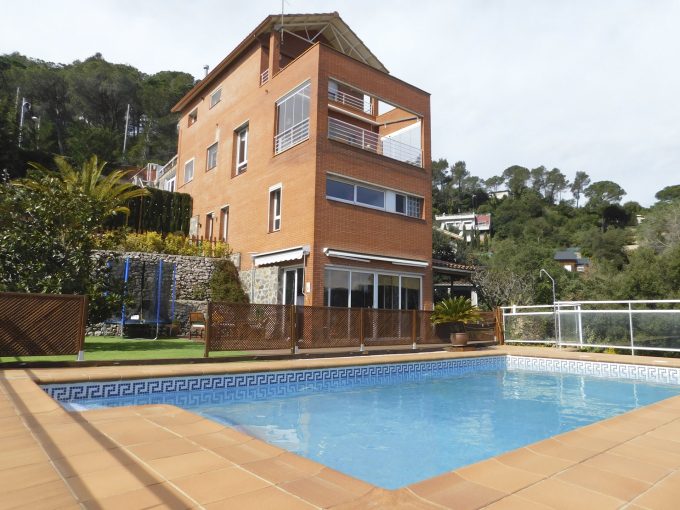 Comprar casa con piscina en castellar del valles Barcelona